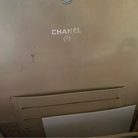 Authentic CHANEL wallet conversion with added strap - Picture 3 of 5